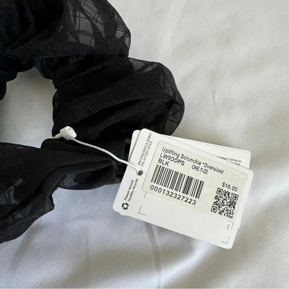 🆕🖤 Lululemon Uplifting Scrunchie *Oversized Black Mesh